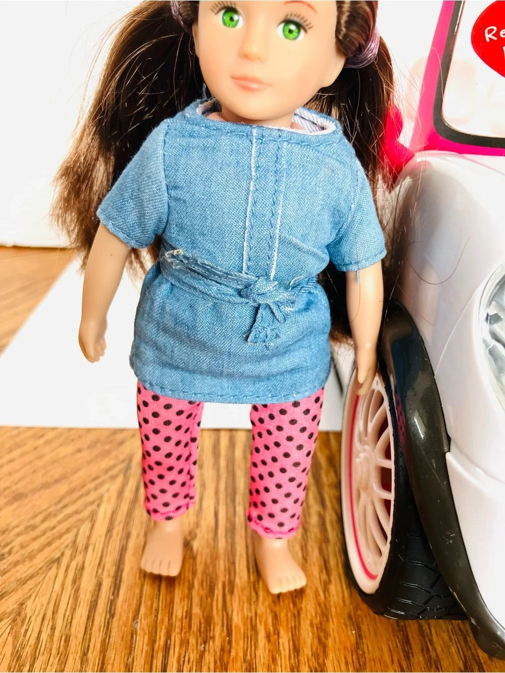 Battat Lori Go Everywhere Convertible Car With Working Radio & 6.5in Nadene Doll
